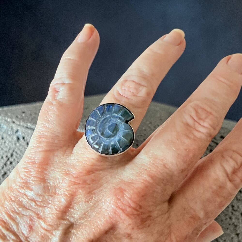 Carved Ammonite Labradorite 925 Silver Overlay Ring Blue Flash